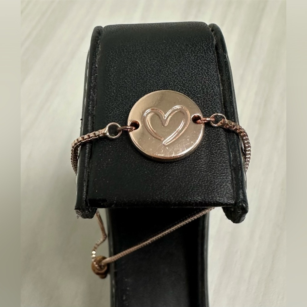 Chic Rose Gold Tone Bracelet Bundle - 7 in total (one being a Chamilia) - Picture 11 of 16